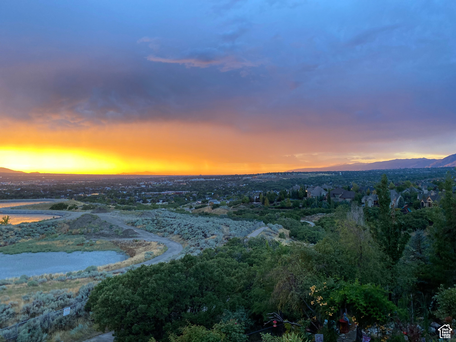 SOUTH MOUNTAIN - Residential