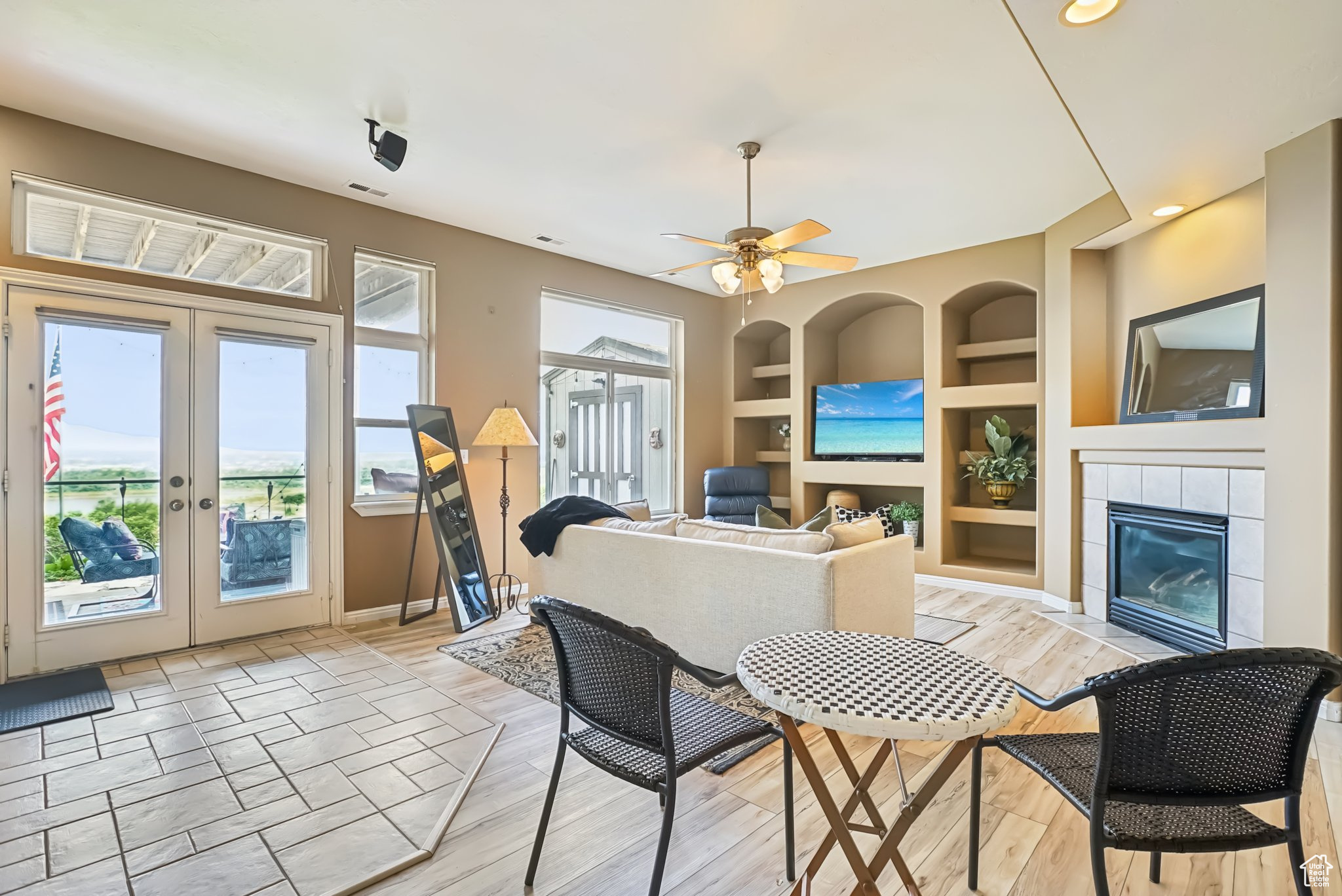 SOUTH MOUNTAIN - Residential