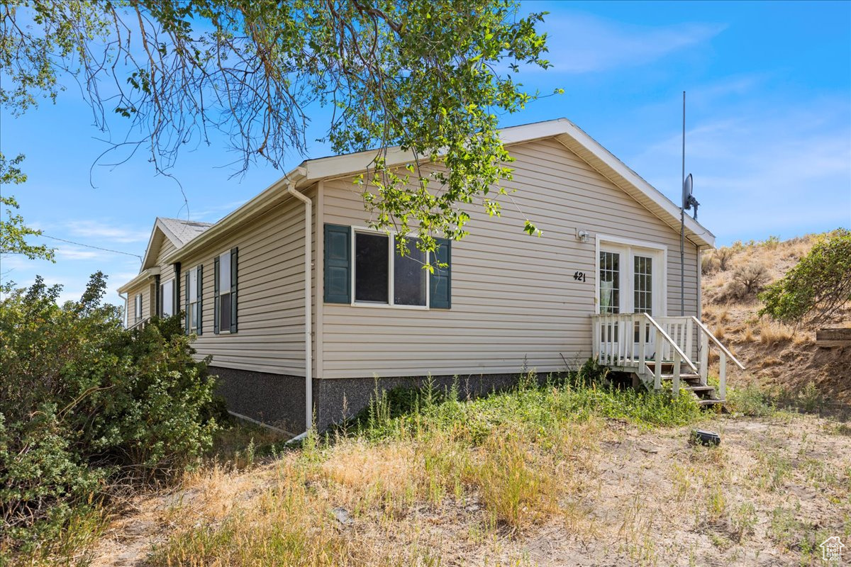 421 W LARSON RD
