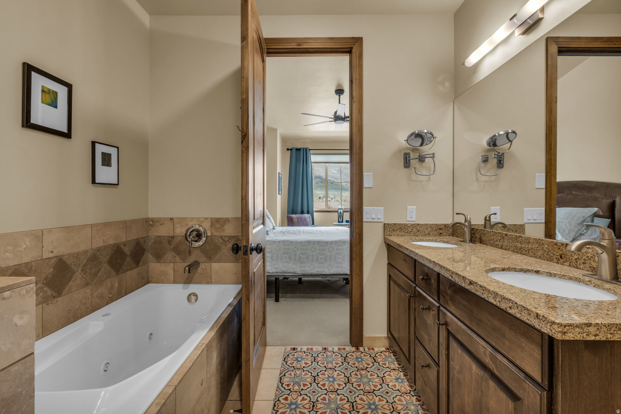 CANYON LINKS - Residential