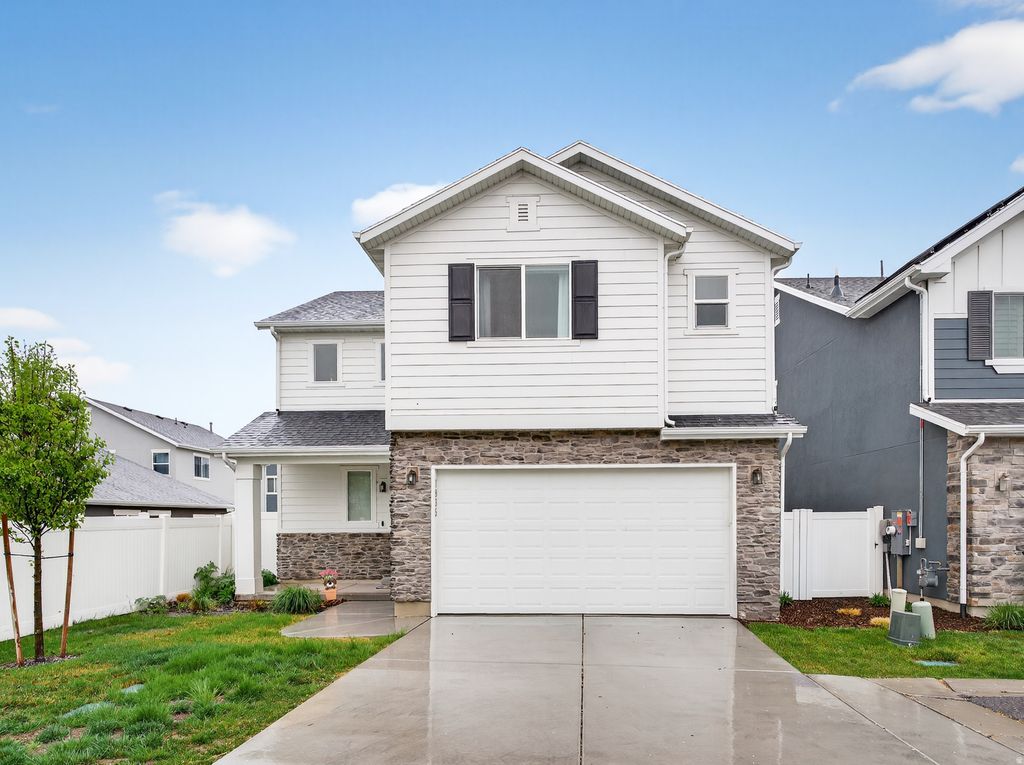 Photo of 1935 W PARKVIEW DR, Syracuse, UT 84075 (MLS # 2150655)