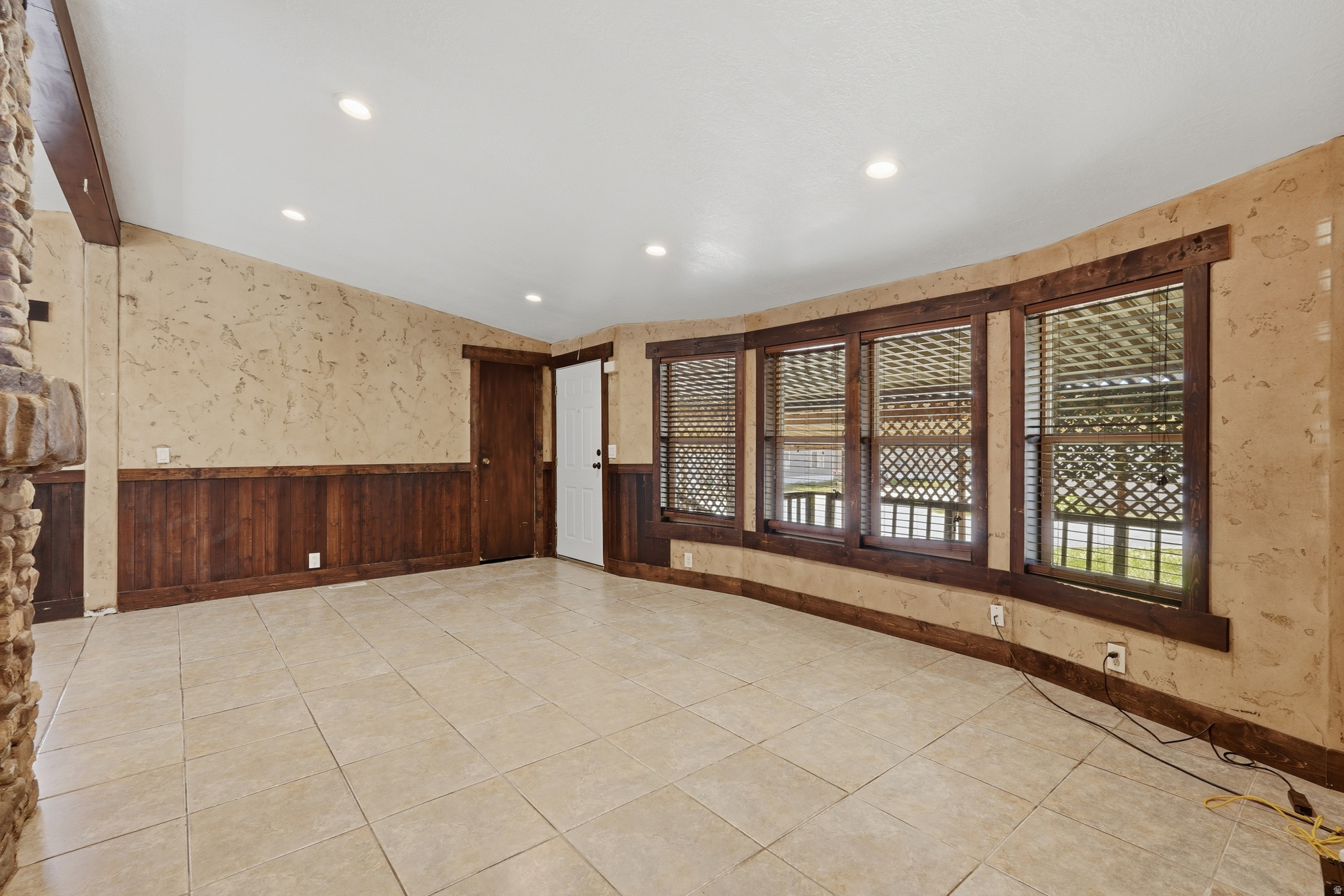 RIDGEWOOD ESTATES - Residential