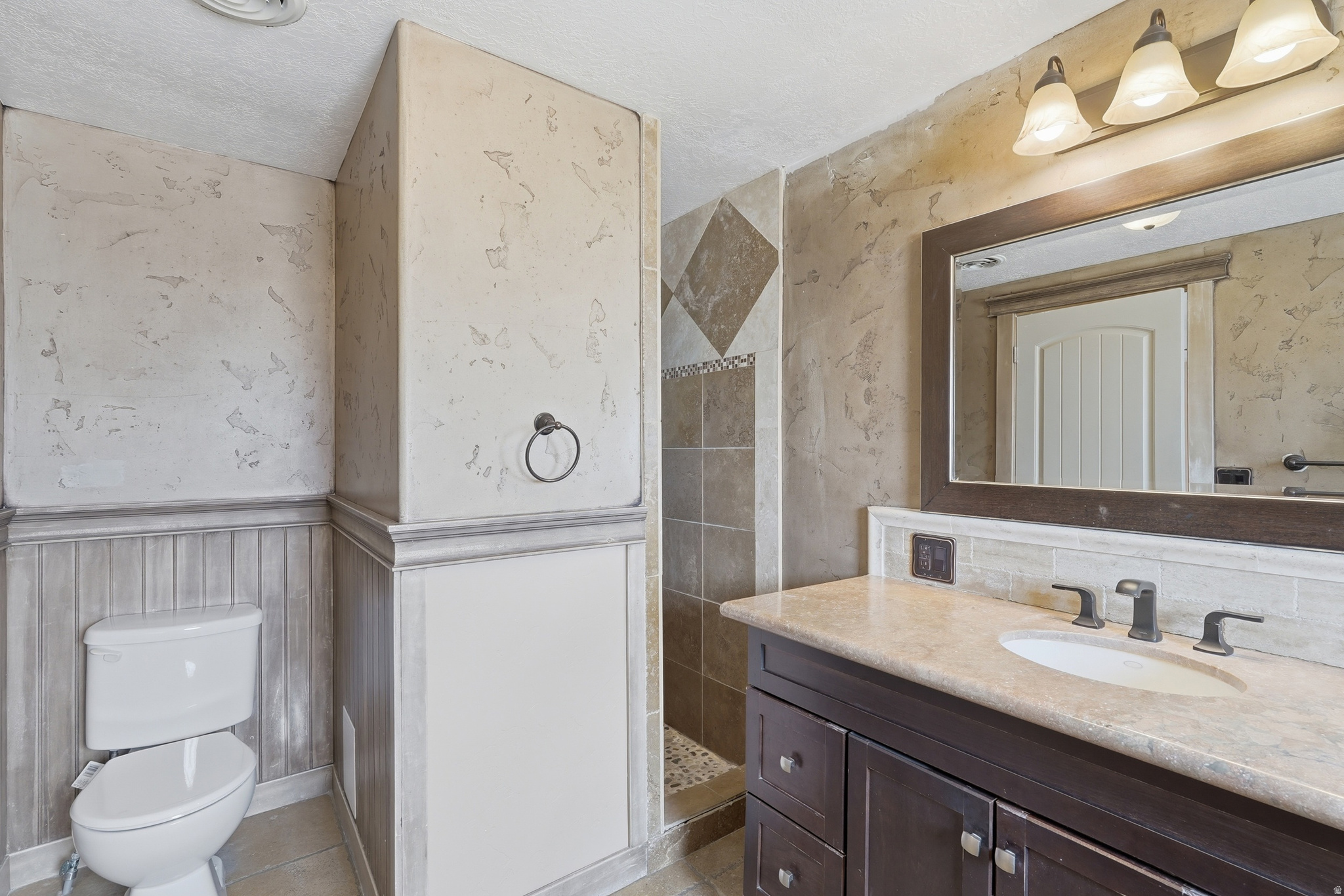 RIDGEWOOD ESTATES - Residential