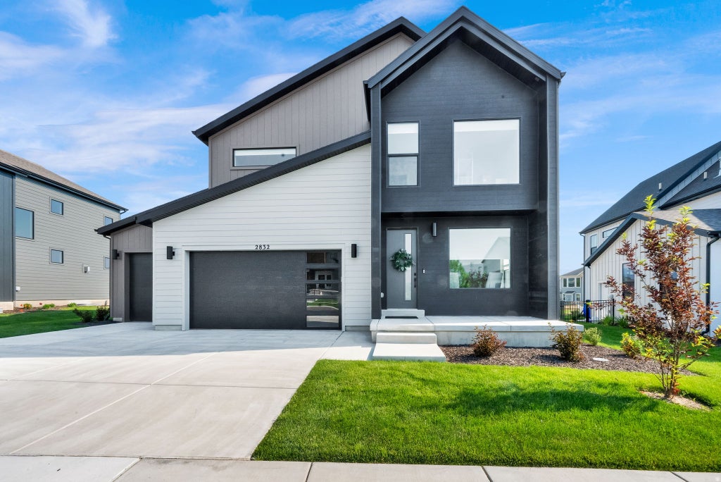 Photo of 2832 HAYLOFT Ln E, Heber City, UT 84032 (MLS # 2183989)
