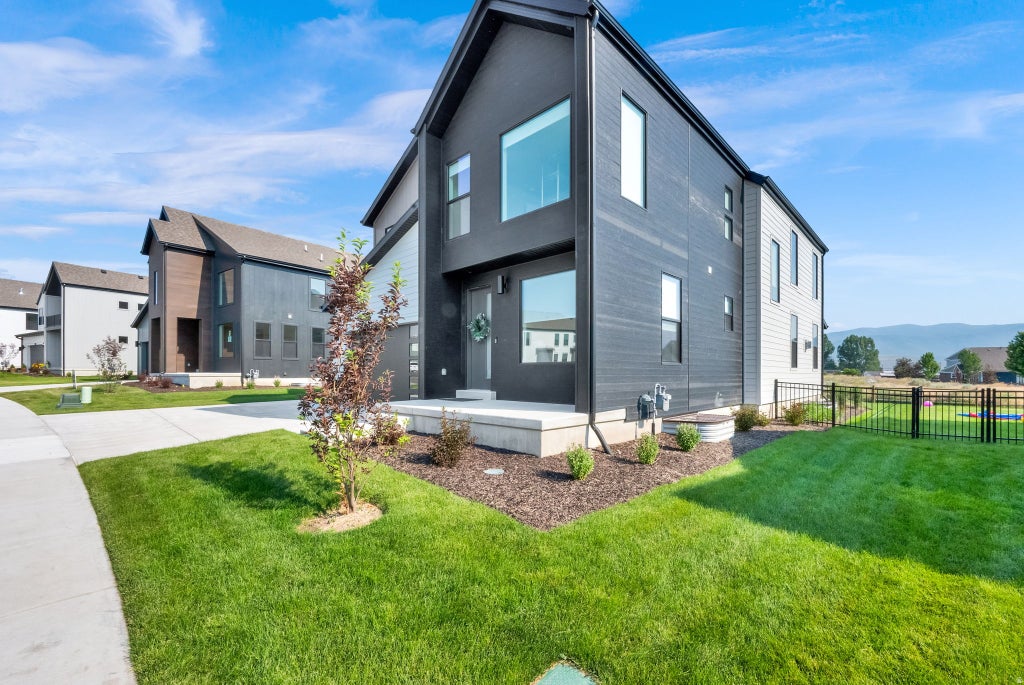 Photo of 2832 HAYLOFT Ln E, Heber City, UT 84032 (MLS # 2183989)