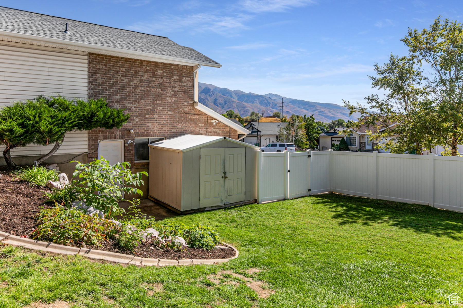 EASATRIDGE ESTATES NO. 4 - Residential