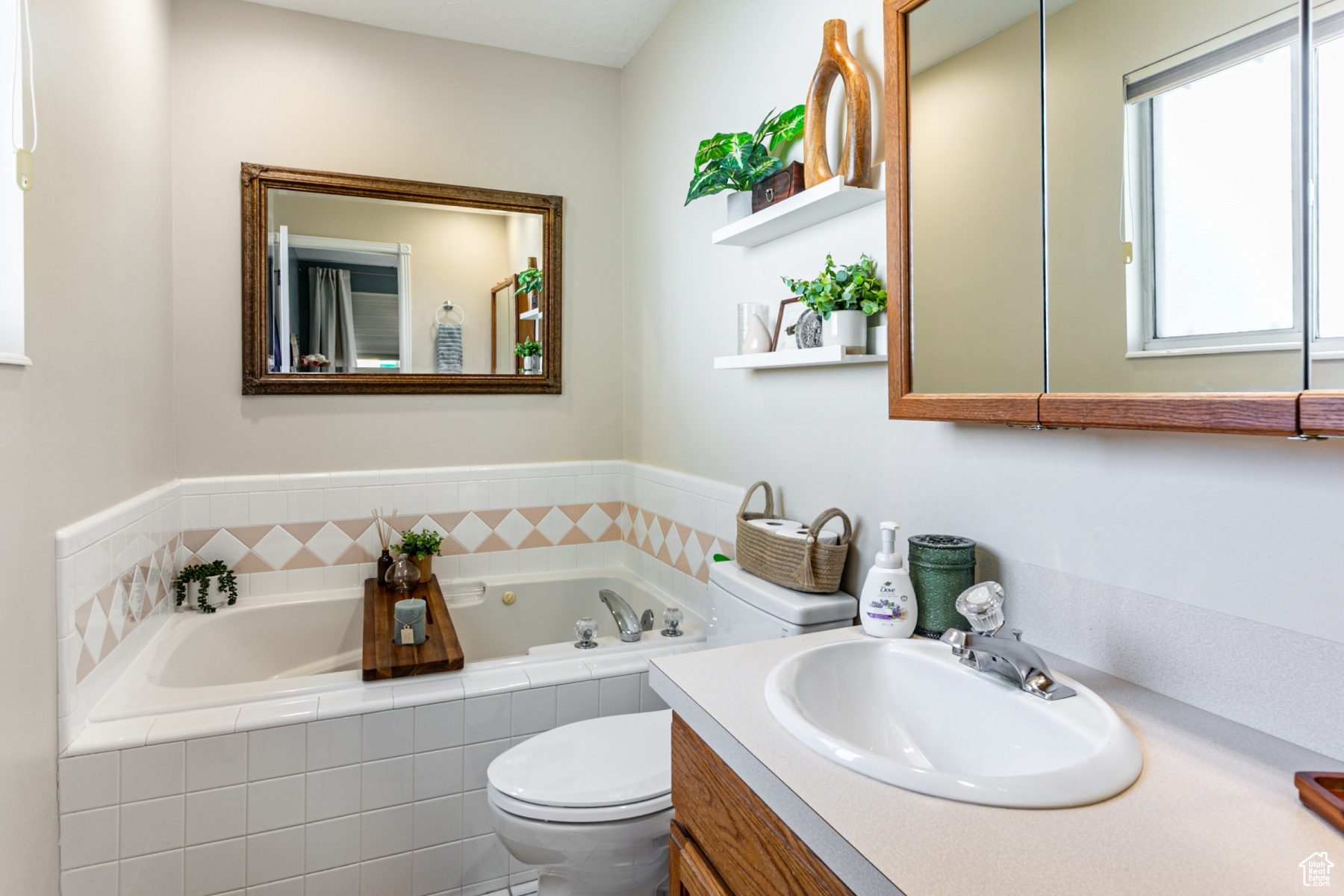 EASATRIDGE ESTATES NO. 4 - Residential