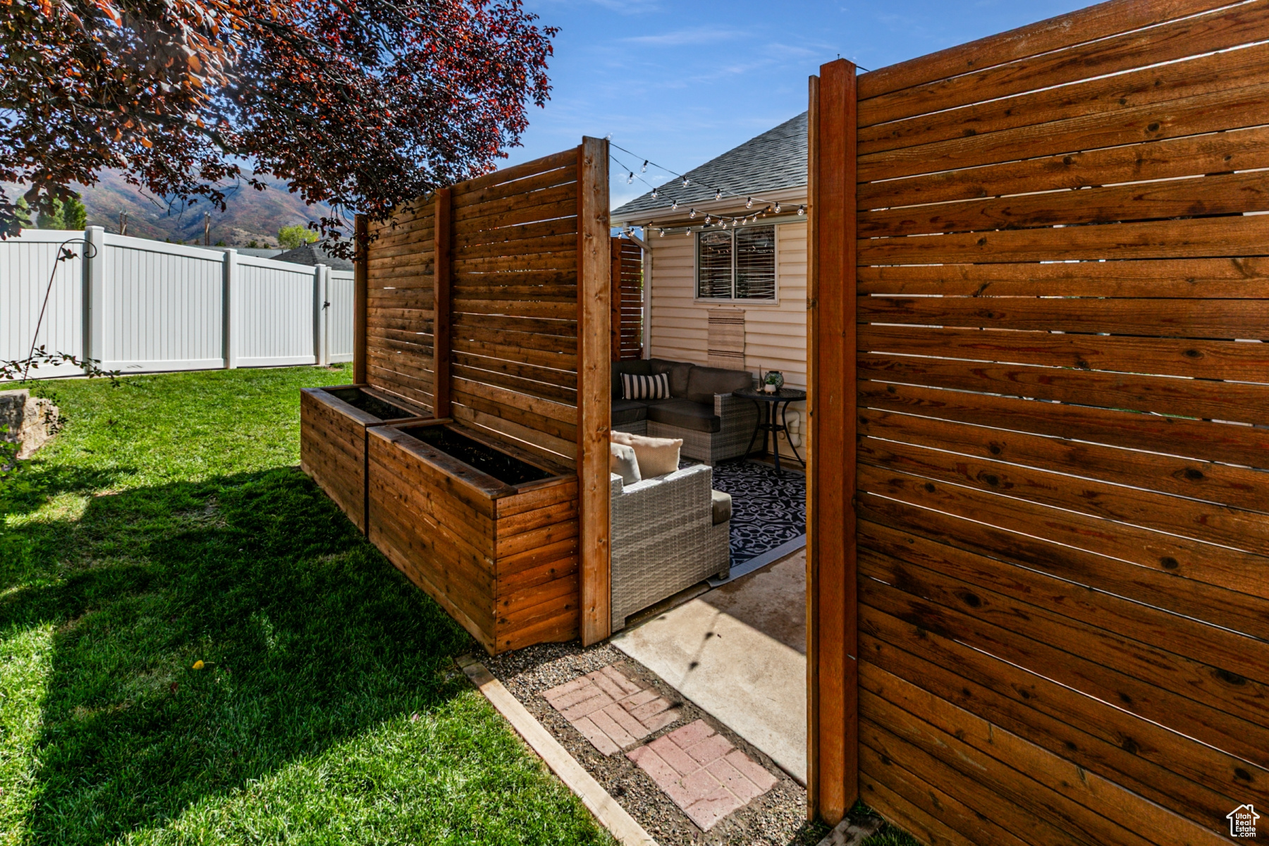 EASATRIDGE ESTATES NO. 4 - Residential