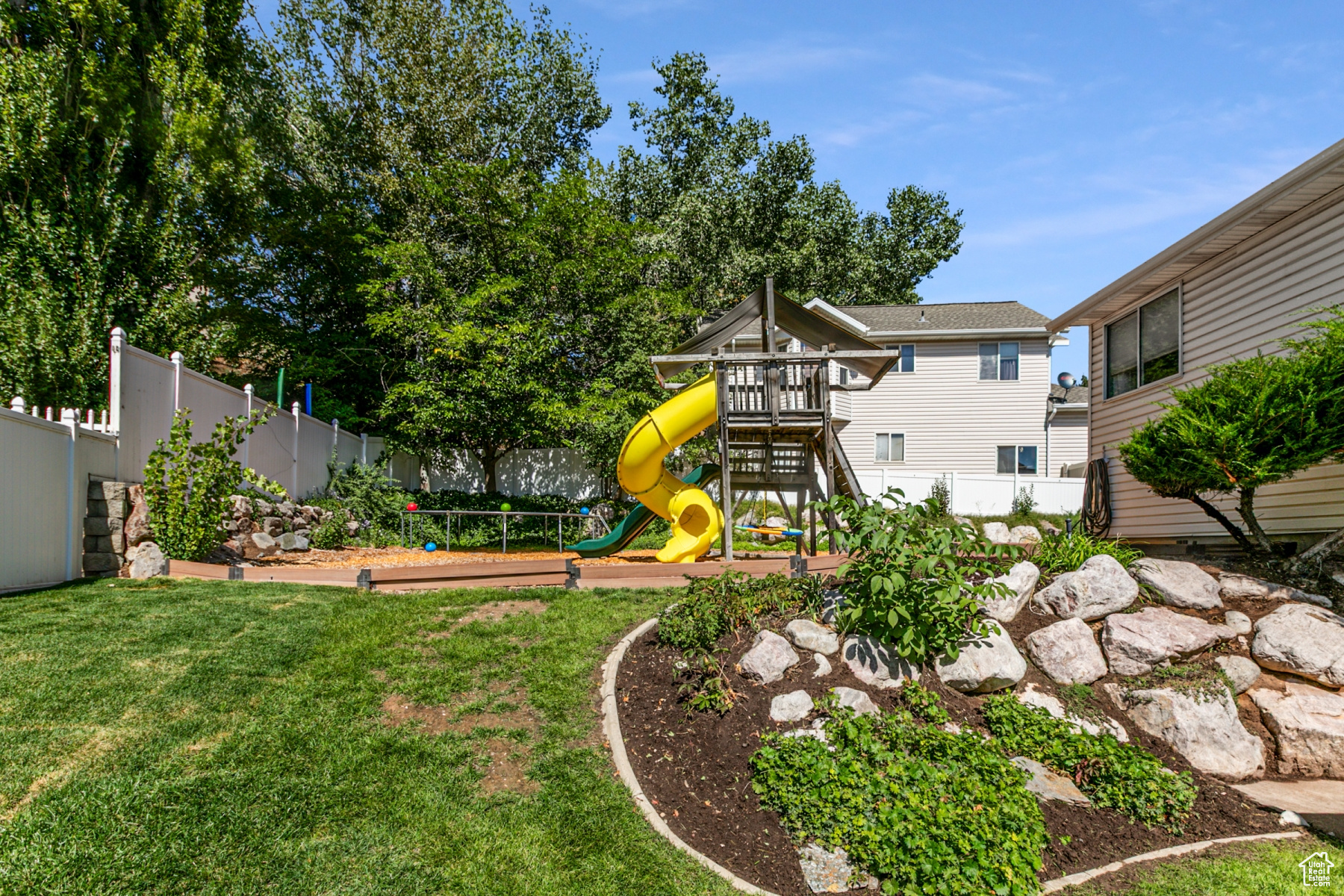 EASATRIDGE ESTATES NO. 4 - Residential
