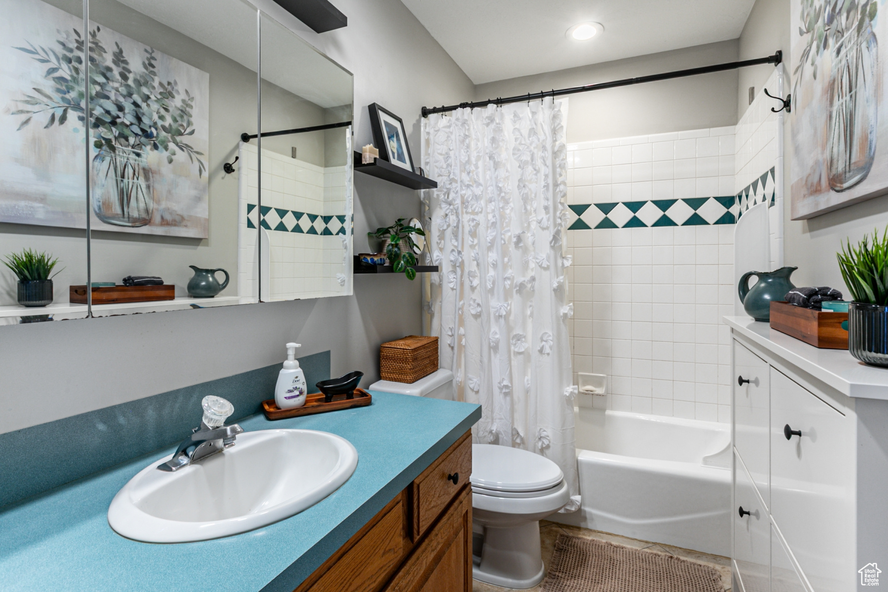 EASATRIDGE ESTATES NO. 4 - Residential