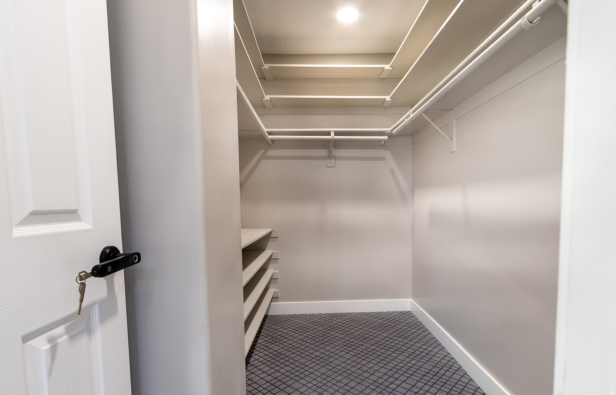 DIAMOND SUMMIT - Residential