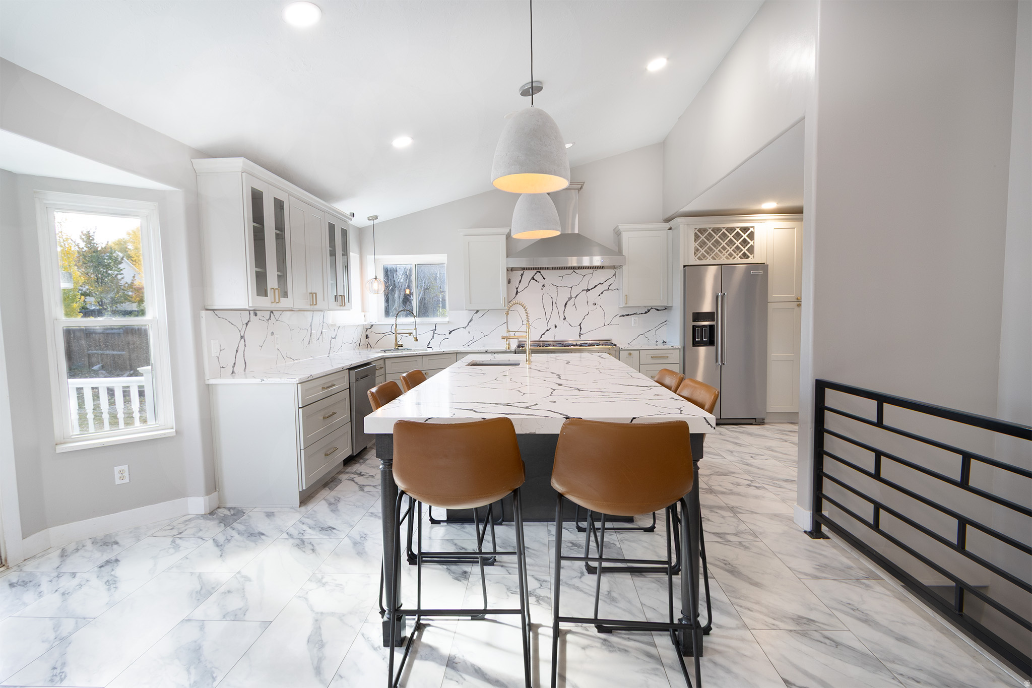 DIAMOND SUMMIT - Residential