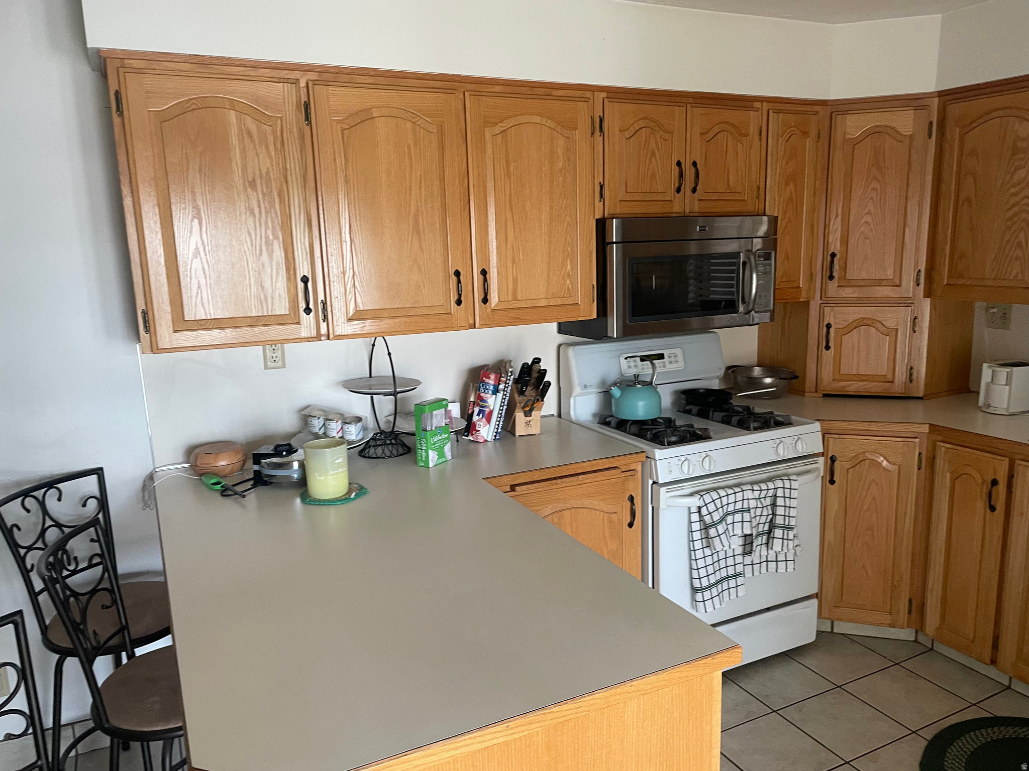 Main image without alt text