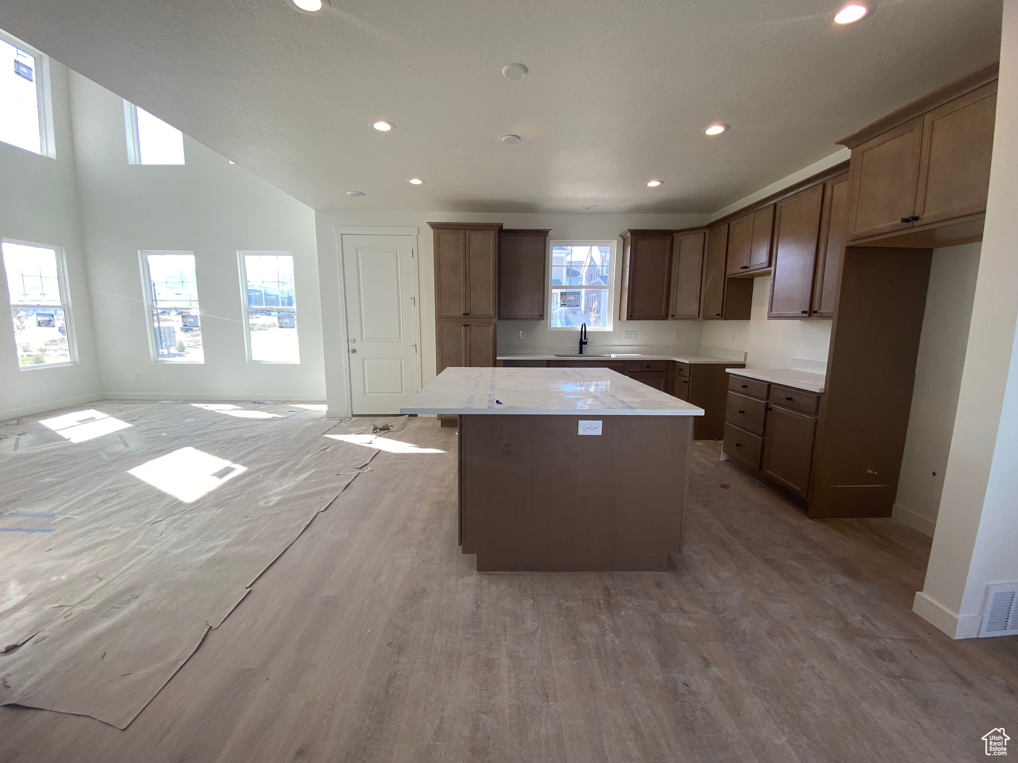 DAYBREAK - Residential