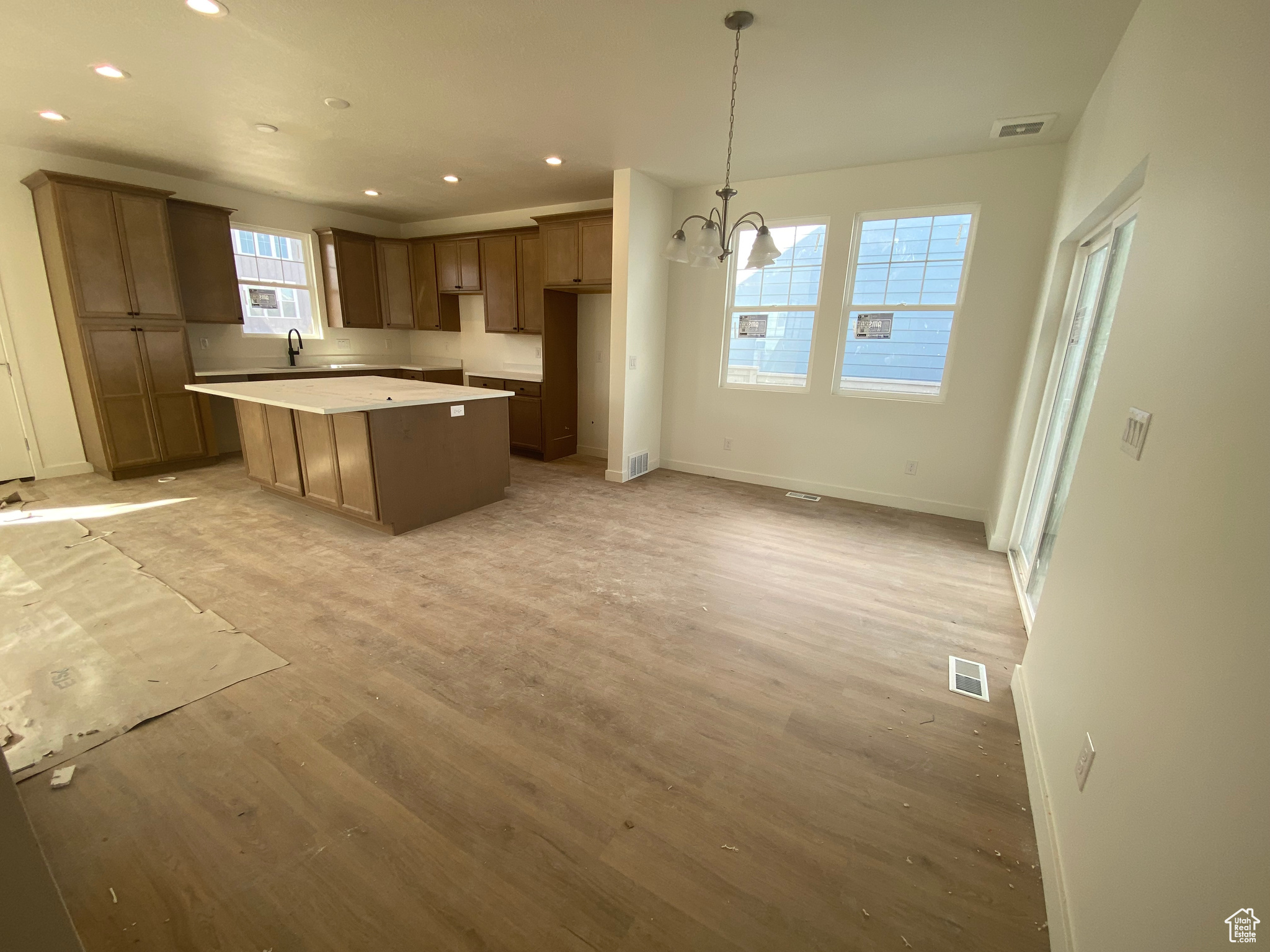 DAYBREAK - Residential