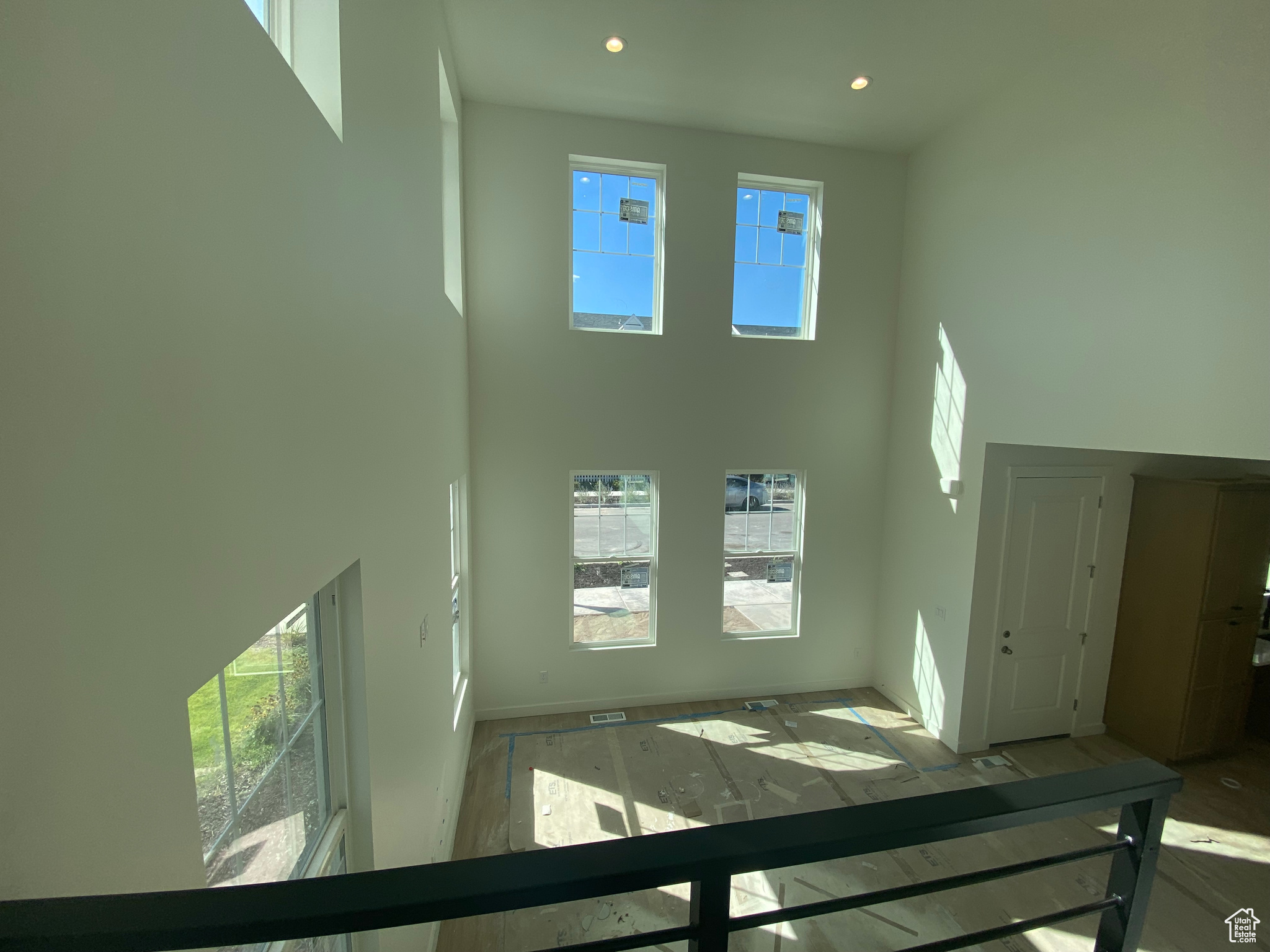 DAYBREAK - Residential