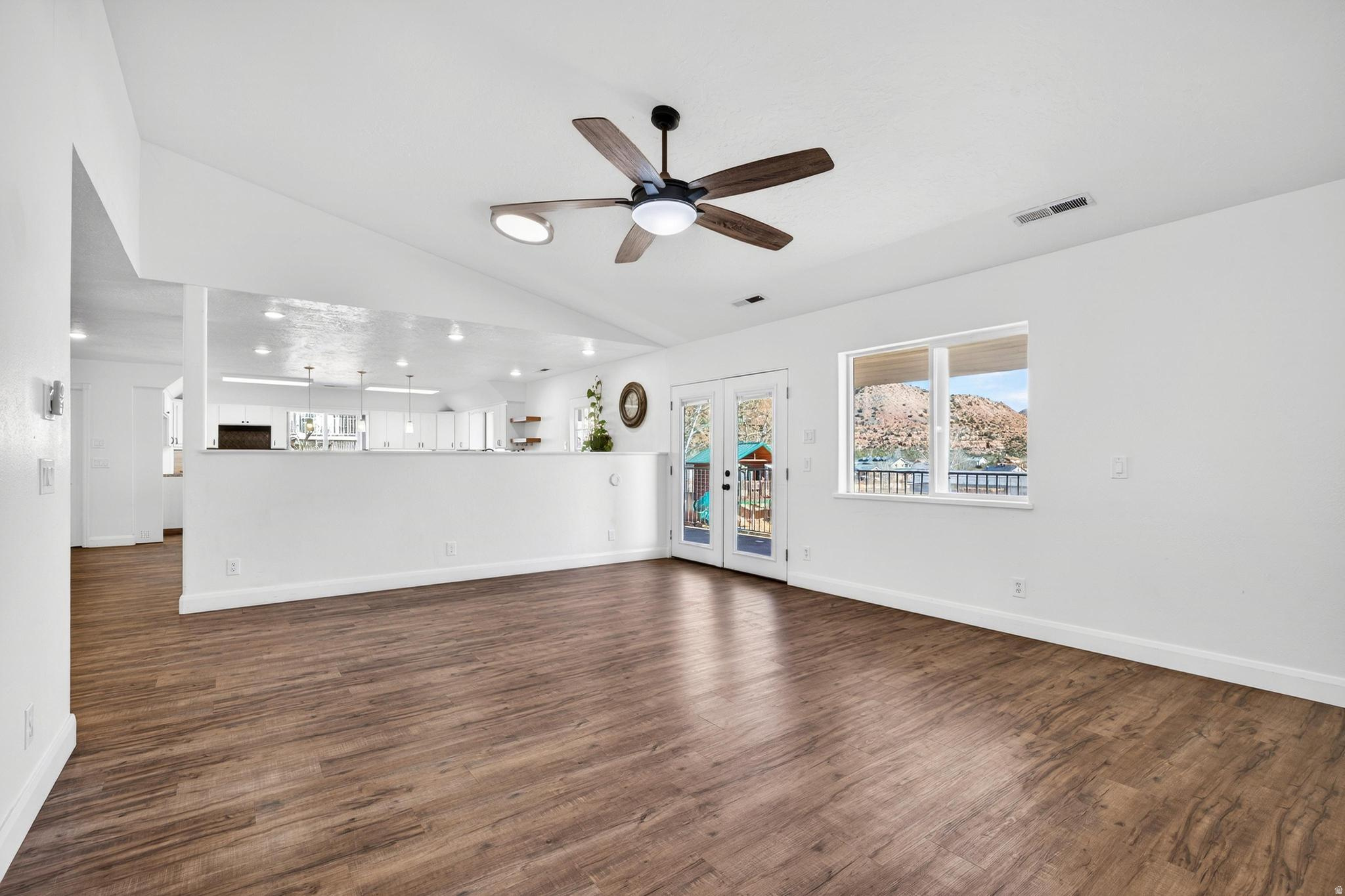 SHORT CREEK 2 - Residential