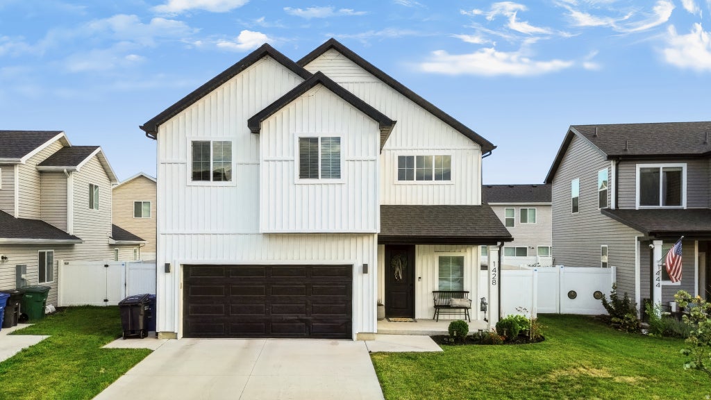 Photo of 1428 W CREEKSIDE DR, Logan, UT 84339 (MLS # 2181951)