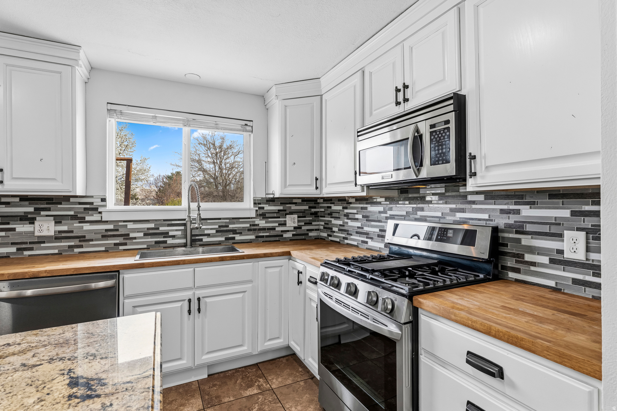 HEW WOOD - Residential