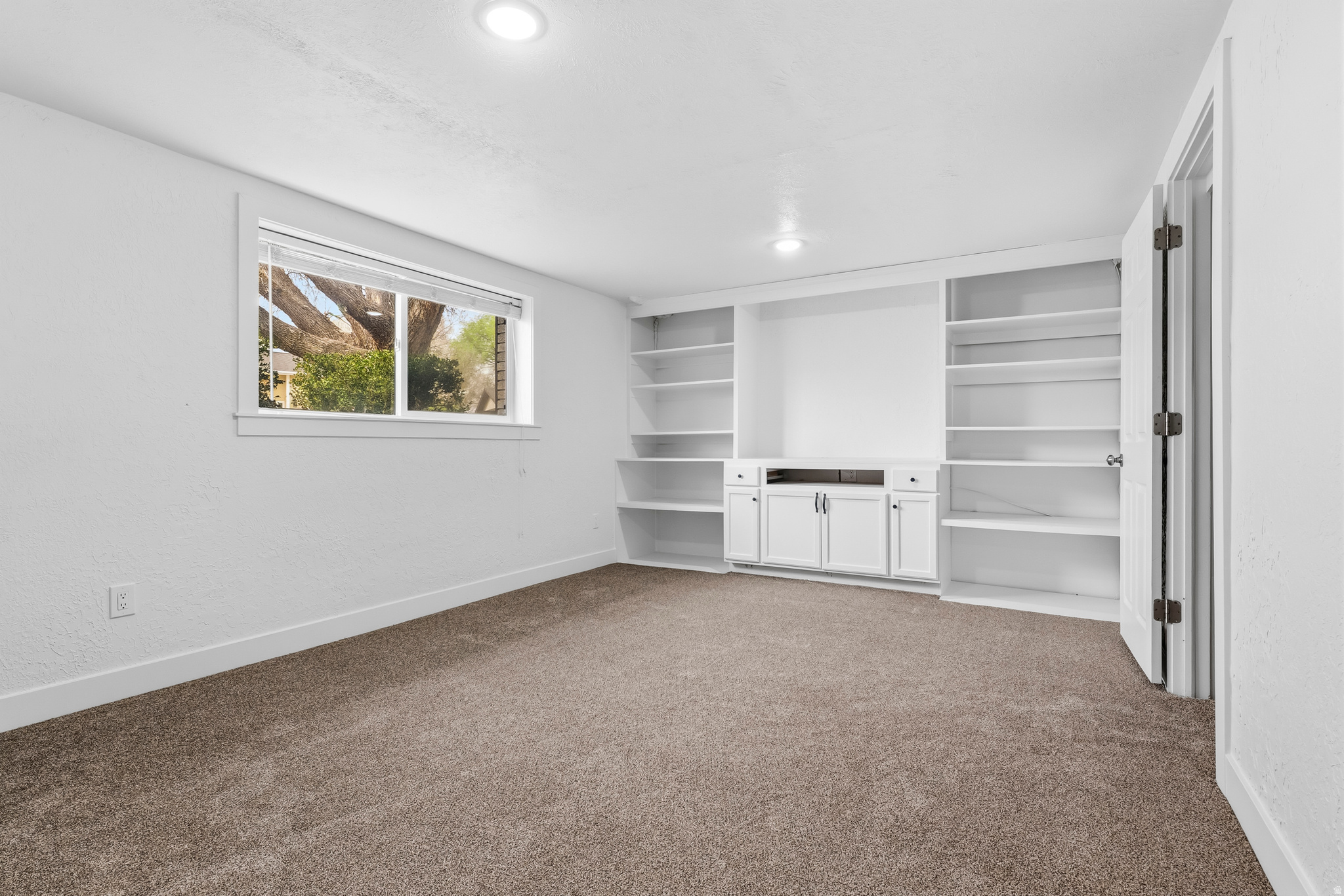 HEW WOOD - Residential