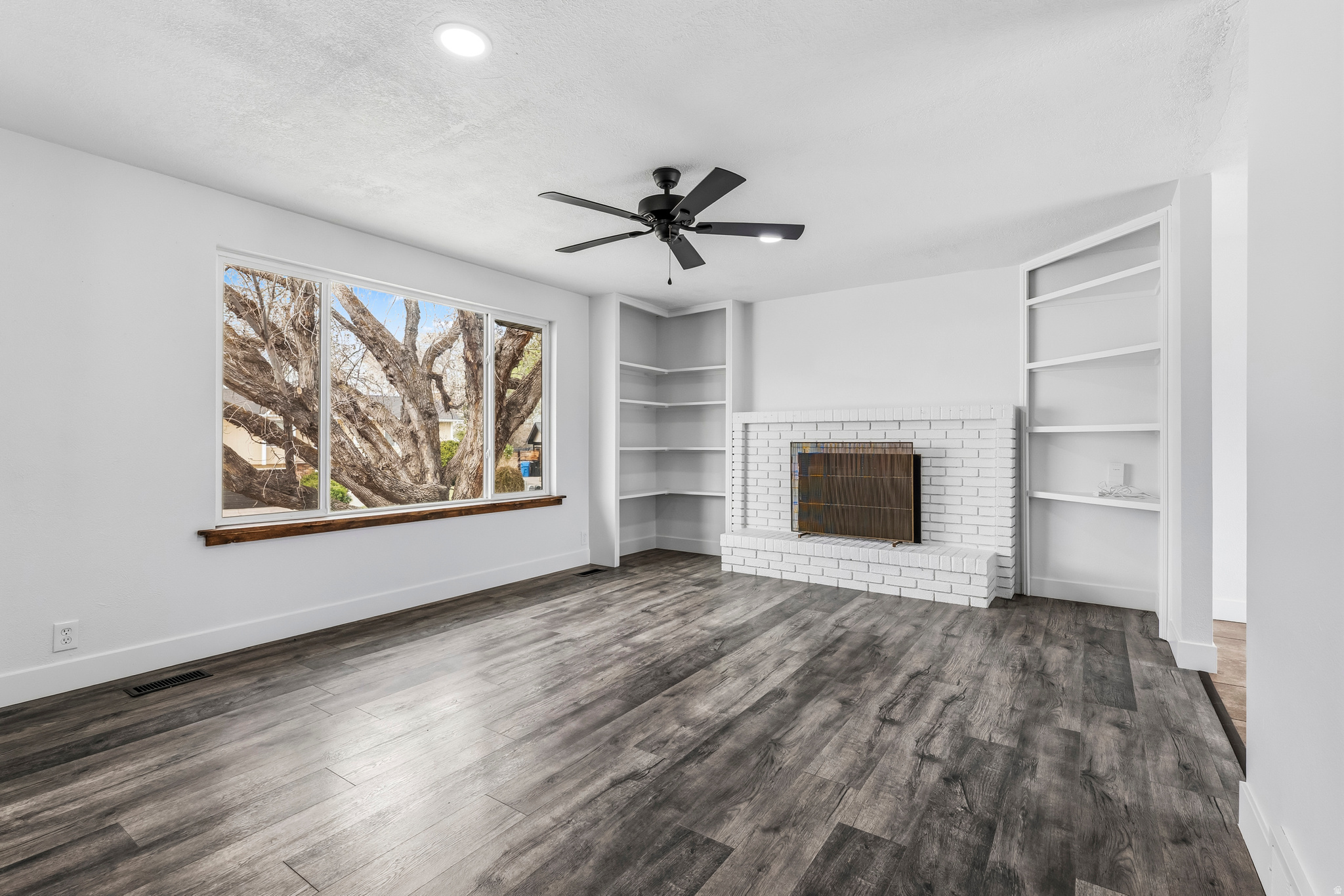 HEW WOOD - Residential