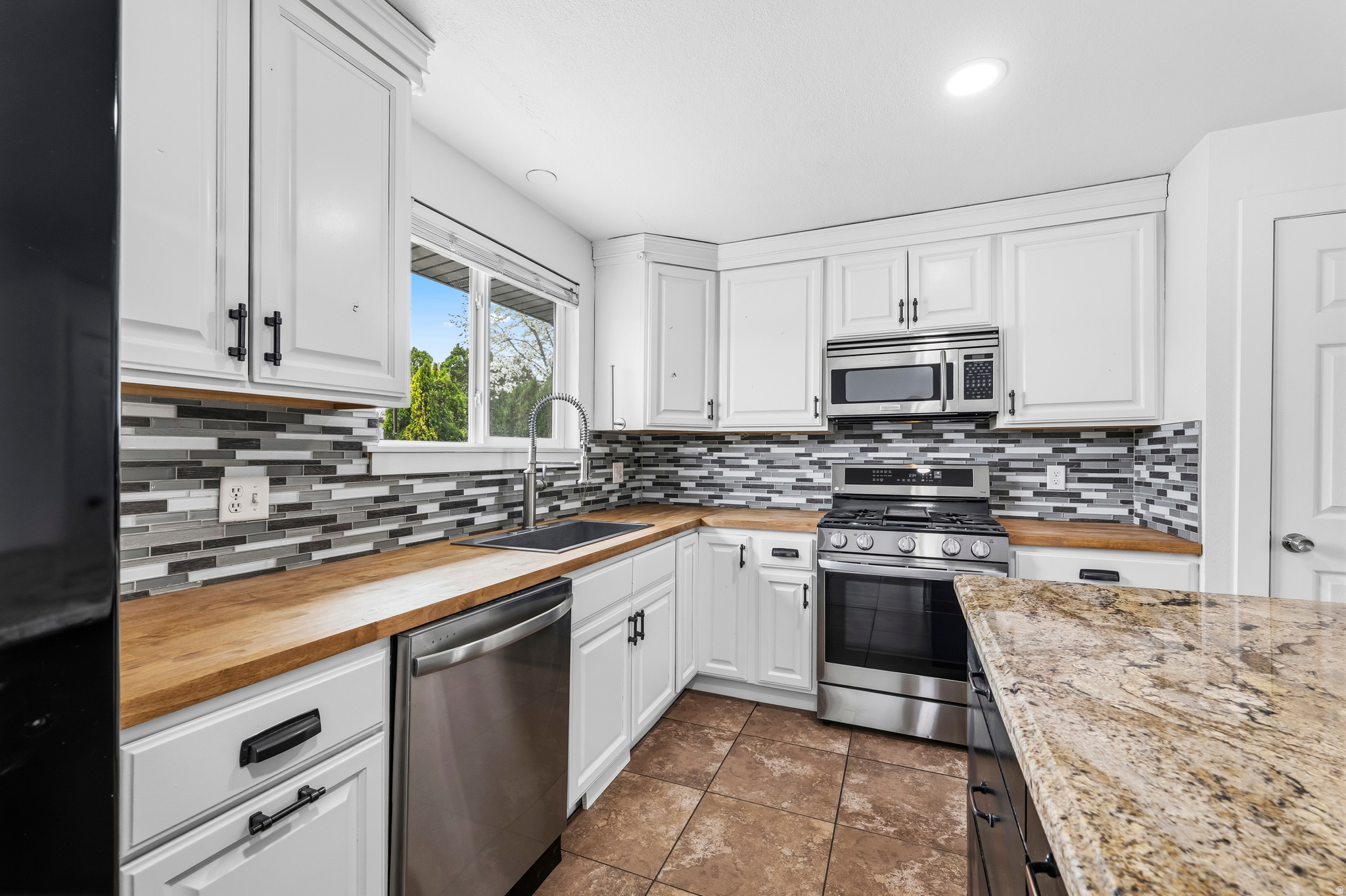 HEW WOOD - Residential