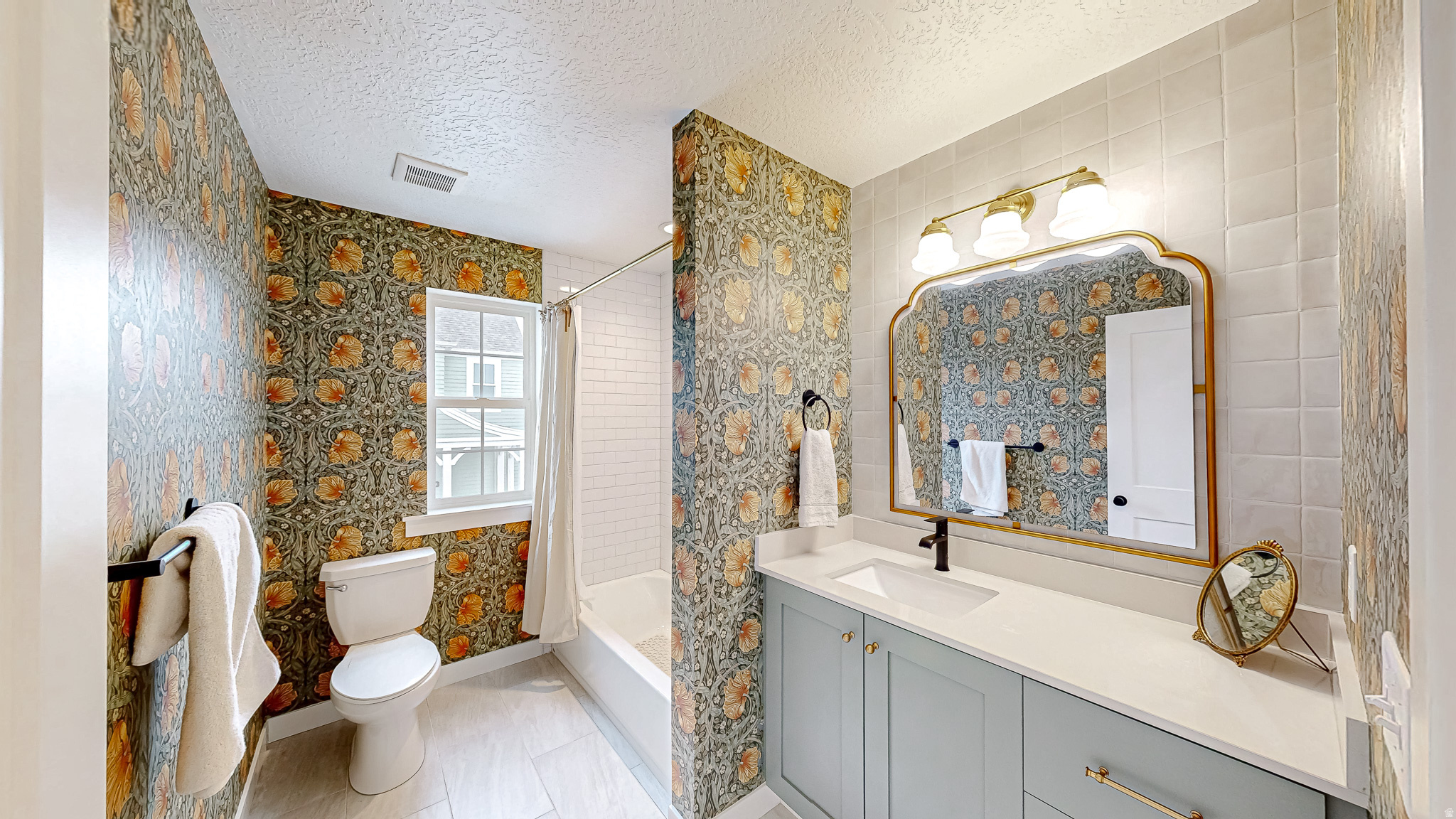 DAYBREAK - Residential