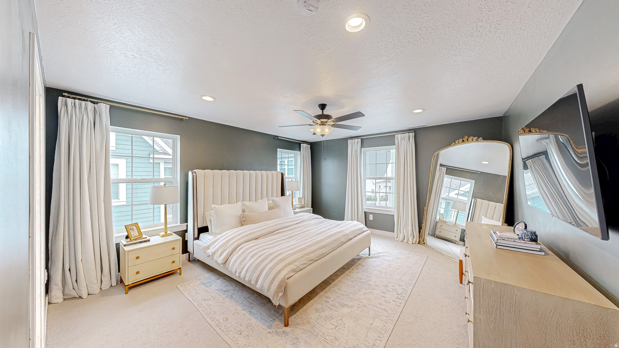 DAYBREAK - Residential