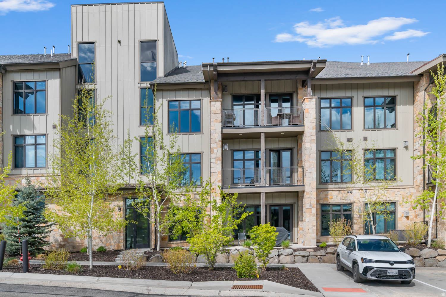 THE LOFTS AT BLCKSTO - Residential