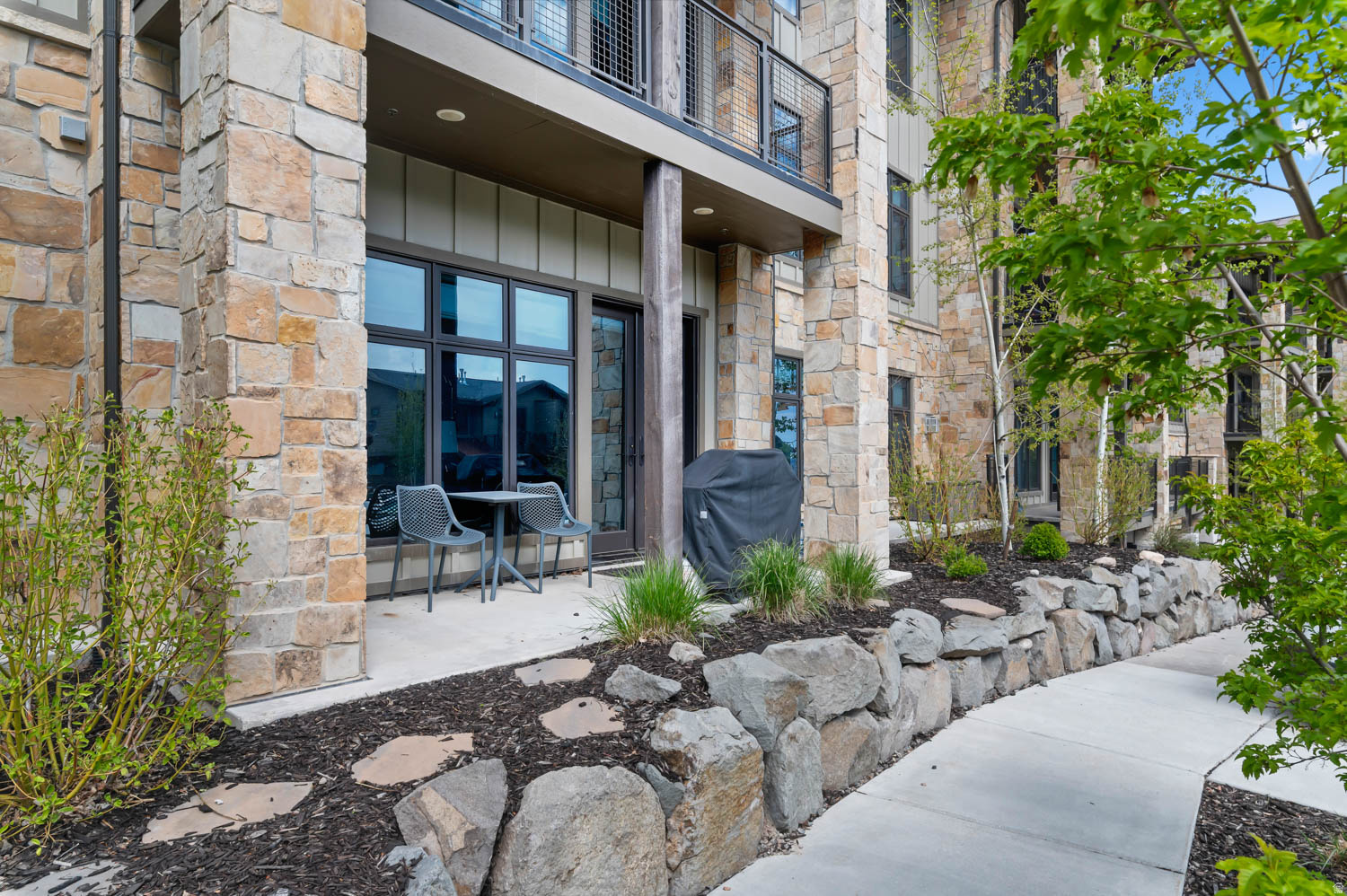 THE LOFTS AT BLCKSTO - Residential