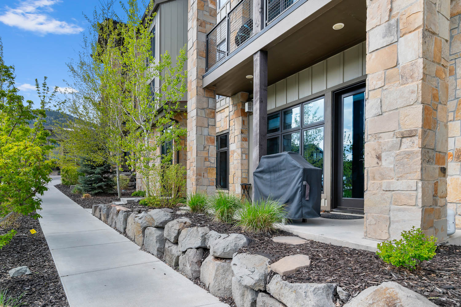 THE LOFTS AT BLCKSTO - Residential