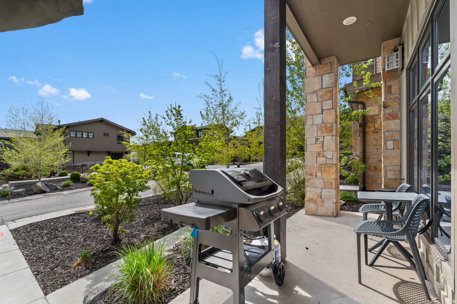 THE LOFTS AT BLCKSTO - Residential