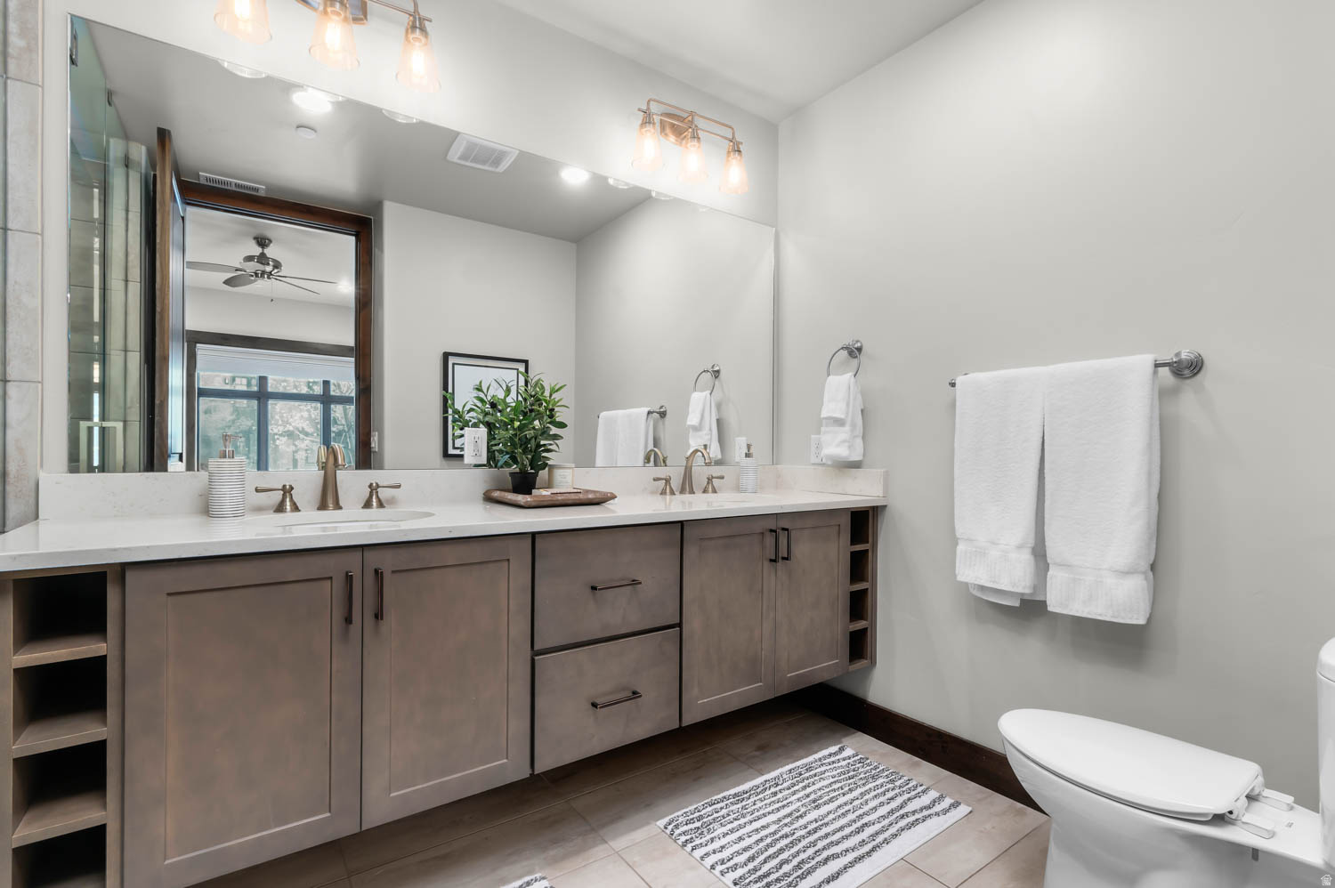 THE LOFTS AT BLCKSTO - Residential