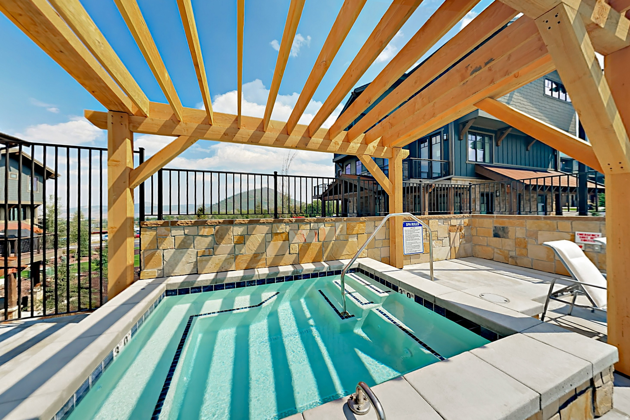 THE LOFTS AT BLCKSTO - Residential