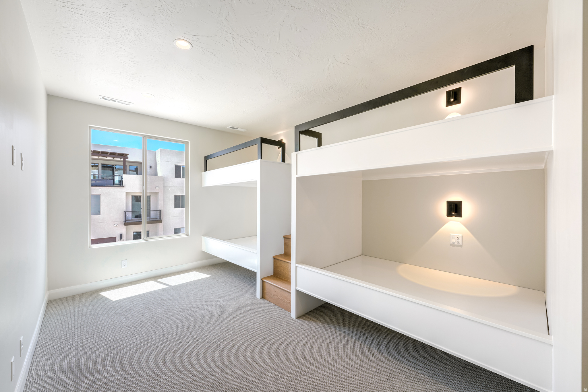 ATKINVILLE TOWNHOMES AT DESERT COLOR - Residential