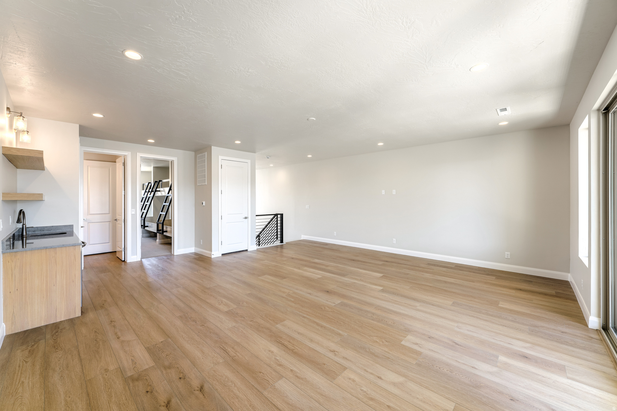 ATKINVILLE TOWNHOMES AT DESERT COLOR - Residential