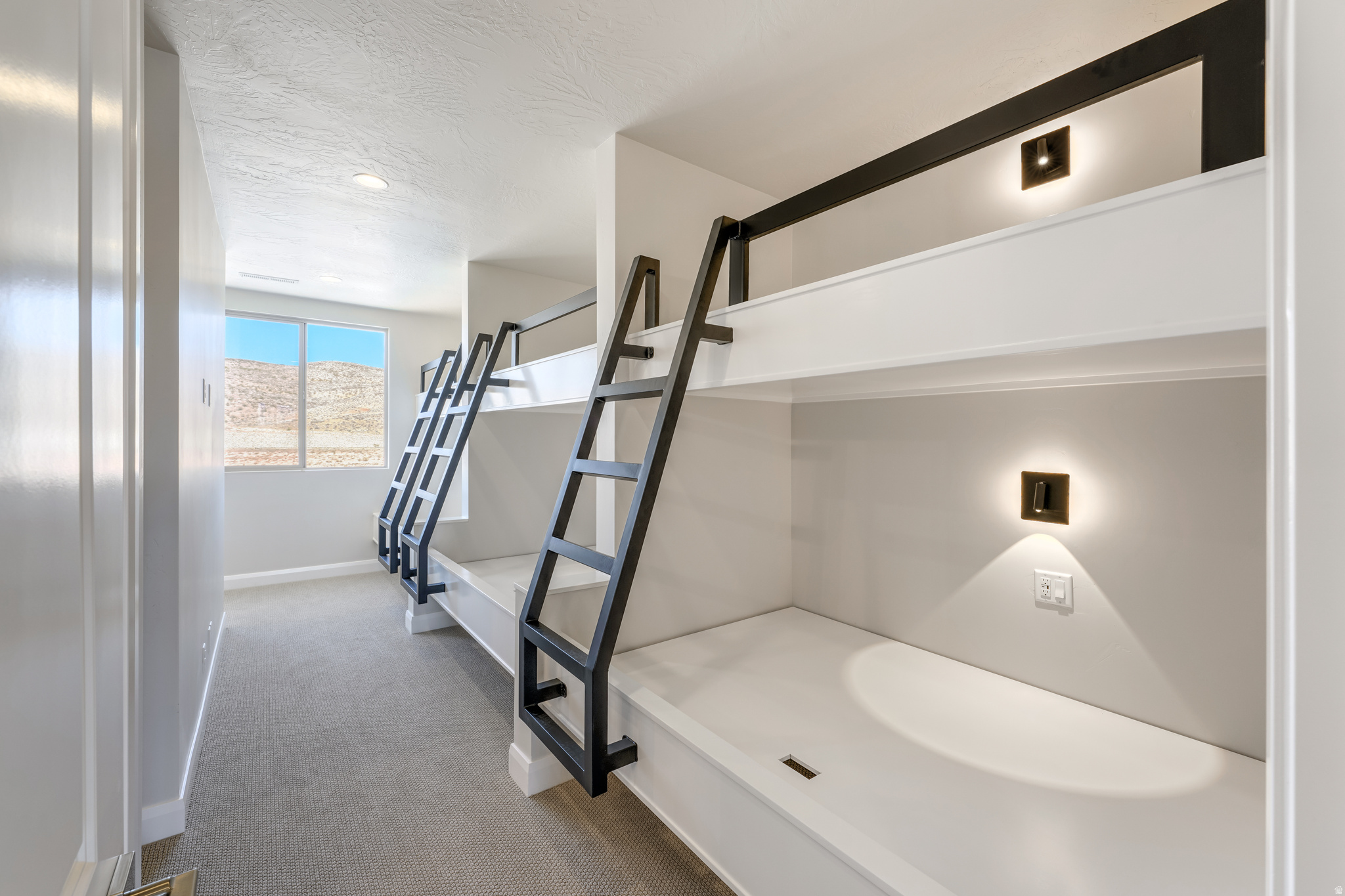 ATKINVILLE TOWNHOMES AT DESERT COLOR - Residential