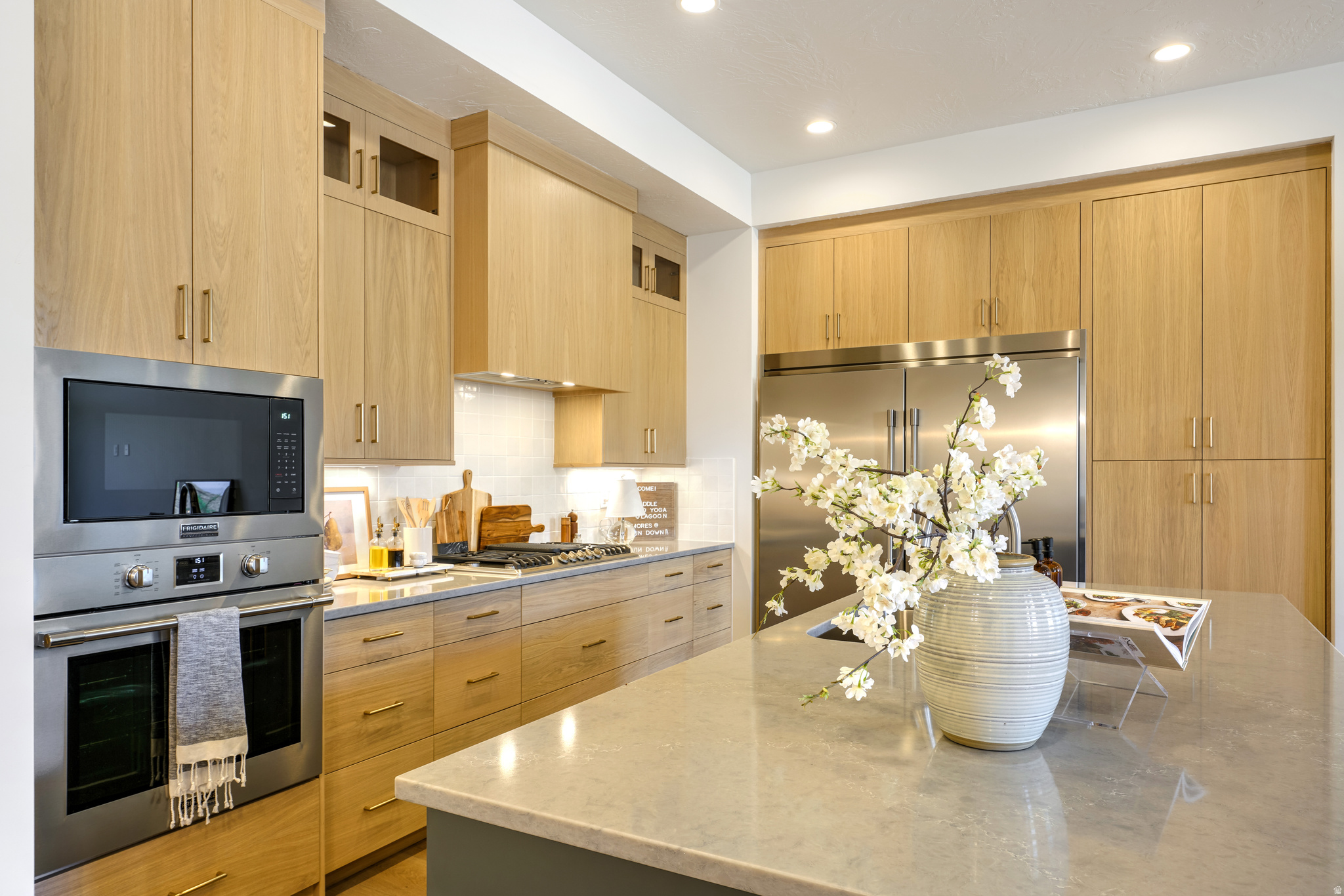 ATKINVILLE TOWNHOMES AT DESERT COLOR - Residential