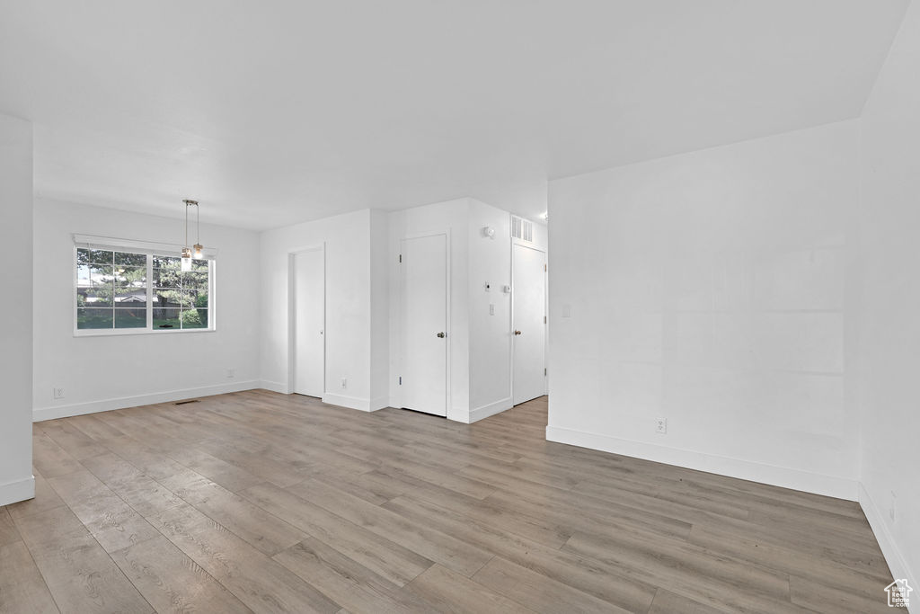 COVENTRY MANOR - Residential