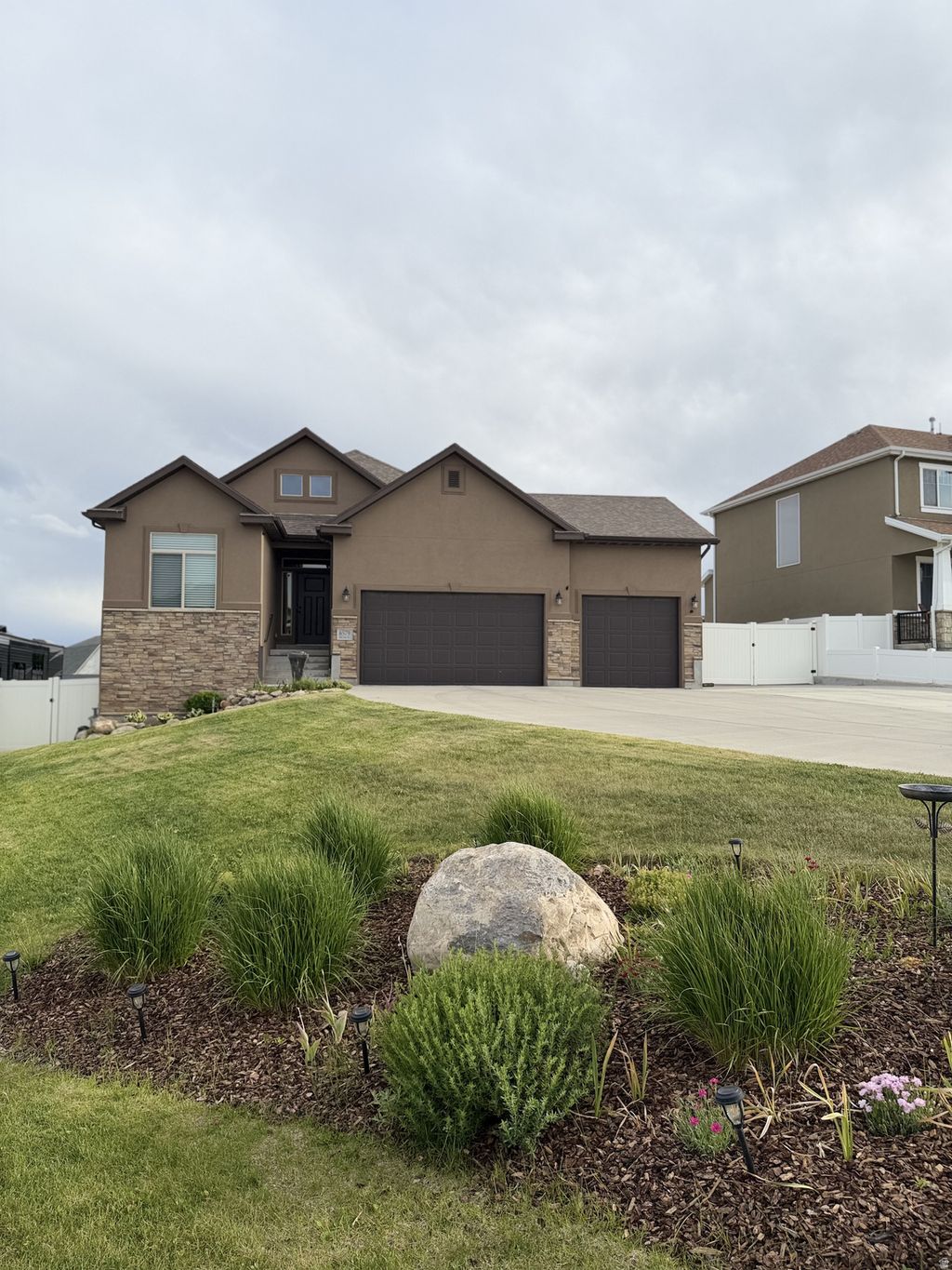 Photo of 6579 S SALT CREEK CIR, Salt Lake City, UT 84118 (MLS # 2158637)