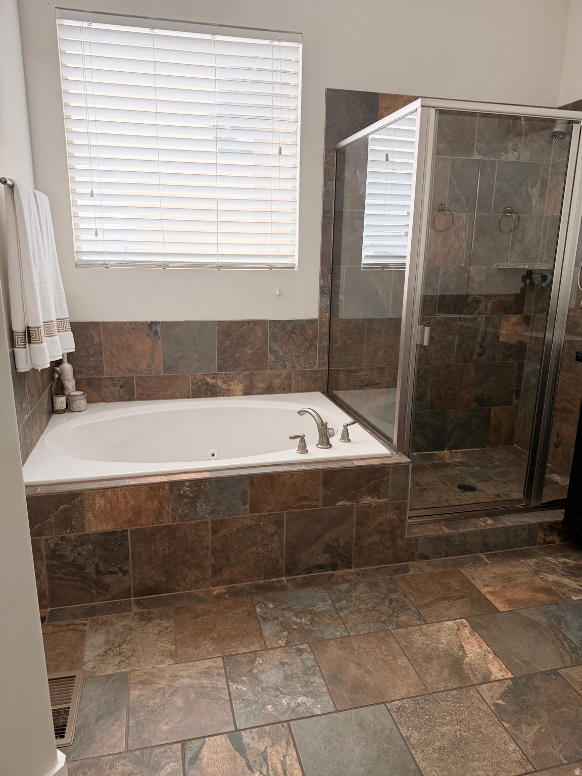 DIAMOND SUMMIT UNIT 1 - Residential