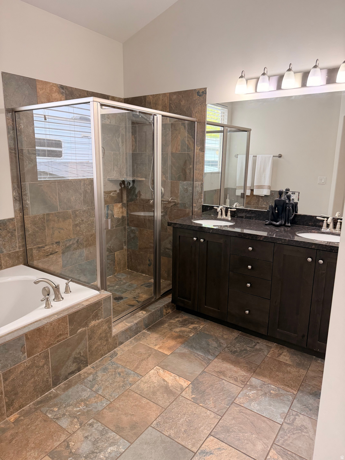 DIAMOND SUMMIT UNIT 1 - Residential