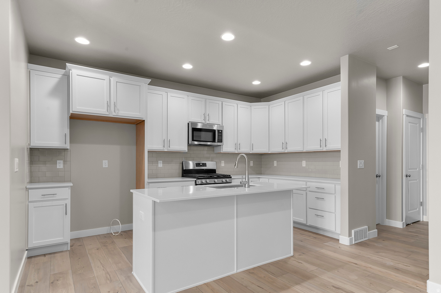 DRY CREEK HIGHLANDS TOWNS 182 - Residential