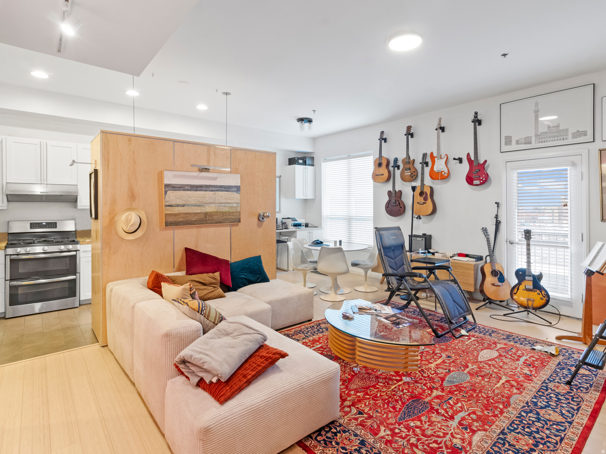 THE METRO - Residential