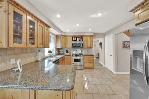Tiny photo for 1358 E HEATHERTON CIR, Murray, UT 84121 (MLS # 2173432)