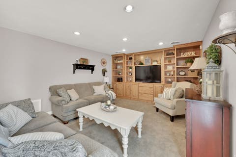 Tiny photo for 1358 E HEATHERTON CIR, Murray, UT 84121 (MLS # 2173432)