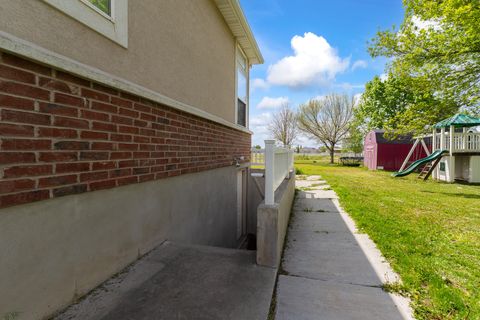 Tiny photo for 2786 S 1260 W, Syracuse, UT 84075 (MLS # 2155416)