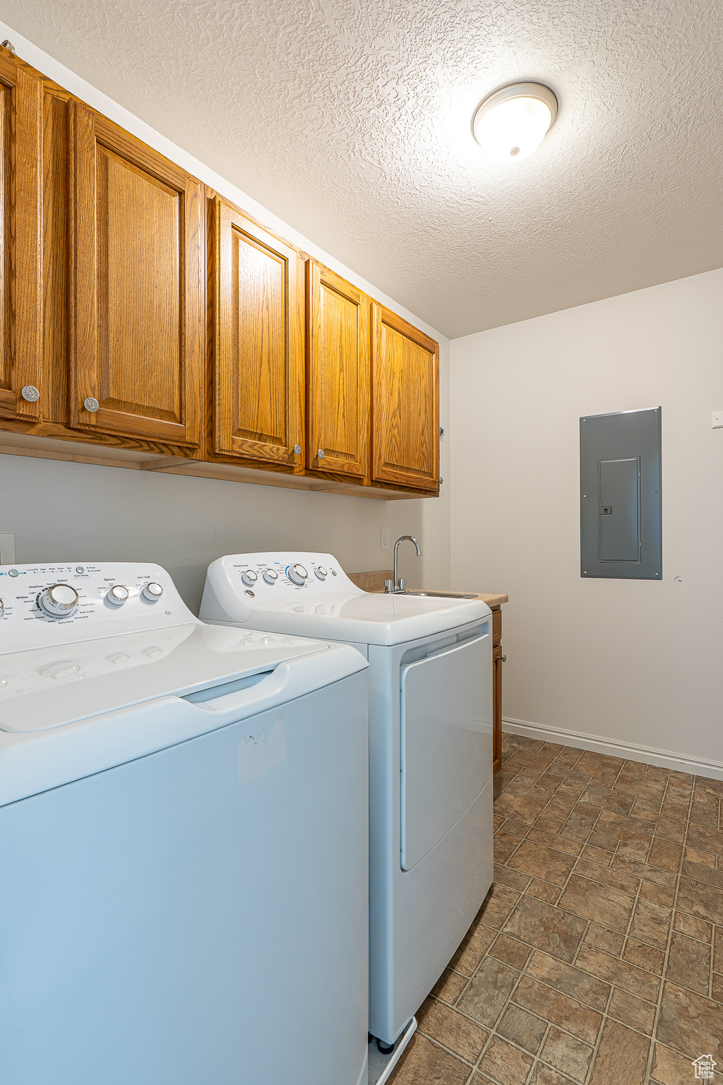 HYDE PARK RETIREMENT - Residential