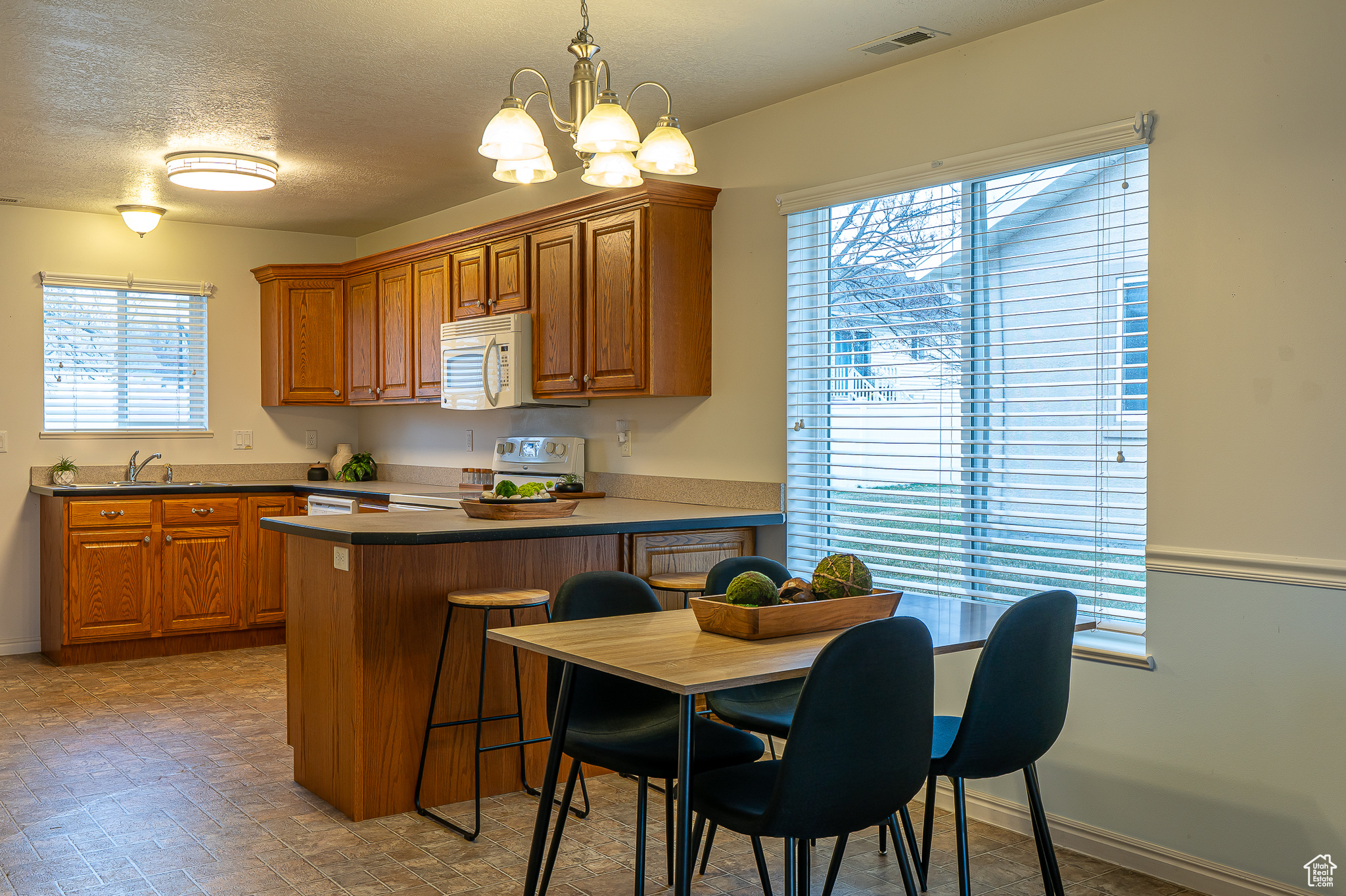 HYDE PARK RETIREMENT - Residential
