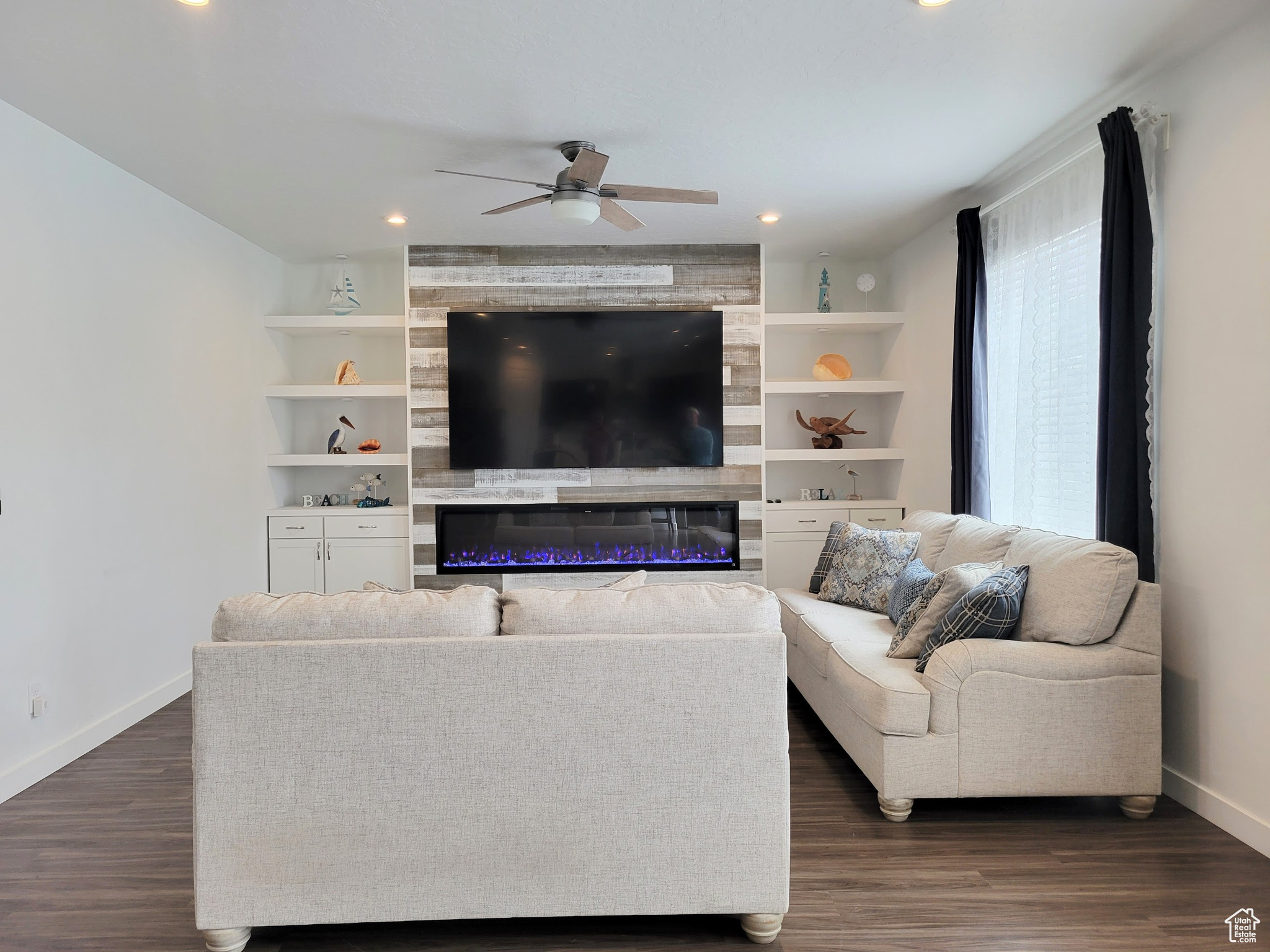 WOOD HOLLOW ESTATES - Residential
